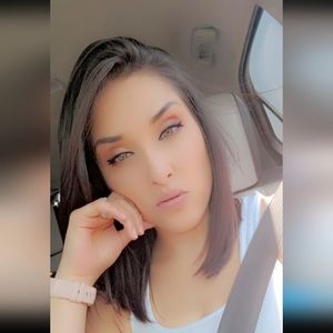 Meet your Posher, Monique